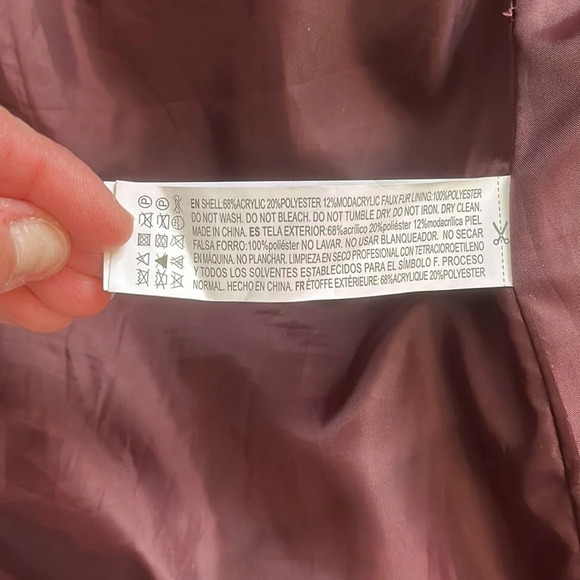 FOREVER  21 Faux Fur Coat Merlot Mandarin Collar Lined Pockets, Size M - Picture 10 of 10